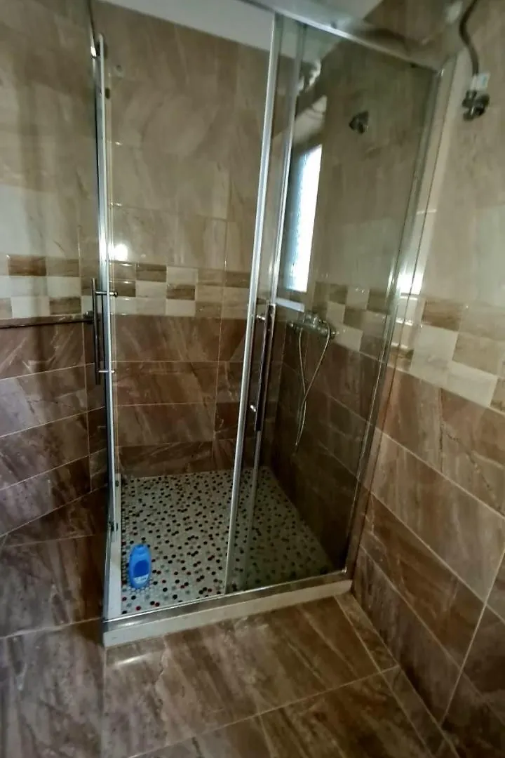 Calmly, Spacious Apartment Next To Usa Embassy Тирана