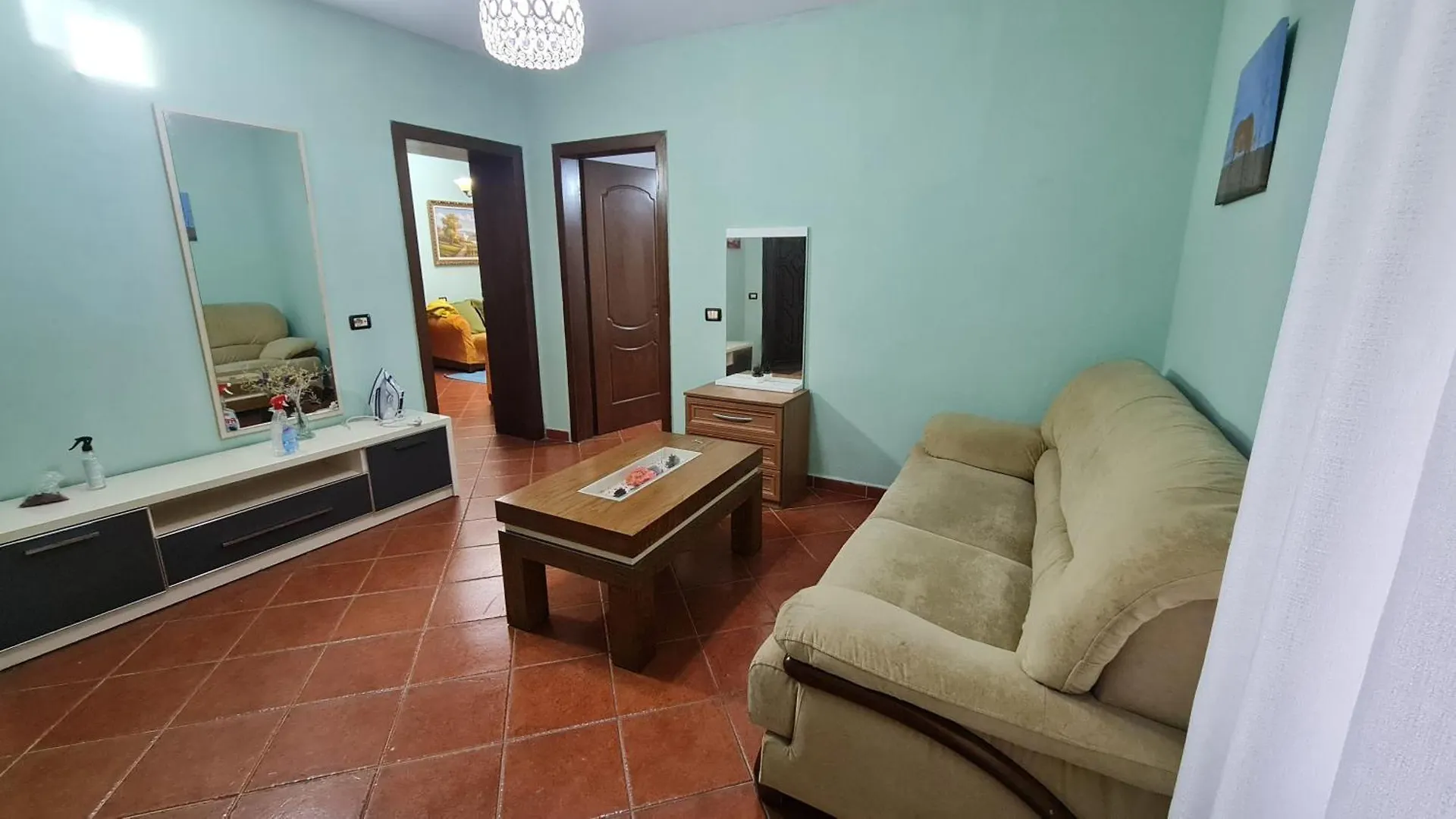 Calmly, Spacious Apartment Next To Usa Embassy Тирана Албания